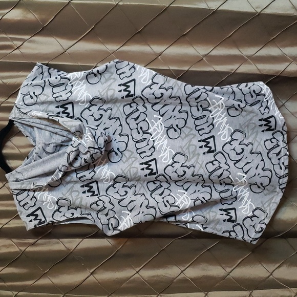 🦋4 for $20, or as marked. EUC- RARE OG Legend 'Savage' Sleeveless Hoodie - Picture 3 of 4